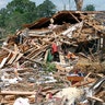 Residents_Look_Through_Wreckage_in_Alabama_AP