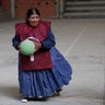 Bolivia_Grandmother_Handball__7_