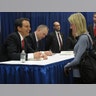 PAWLENTY BOOK SIGNING
