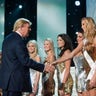 The_Donald_Meets_the_Contestants