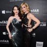 Kat Dennings (L) and Beth Behrs