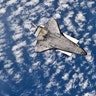 Shuttle_Discovery_Heads_Home