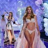 Performing as model Doutzen Kroes Walks