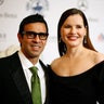 Actress Geena Davis and her husband Reza Jarrahy pose at the 30th Carousel of Hope gala in Beverly Hills, California October 25, 2008. The evening benefits the Barbara Davis Center for Childhood Diabetes. REUTERS/Mario Anzuoni   (UNITED STATES) - RTX9X5W