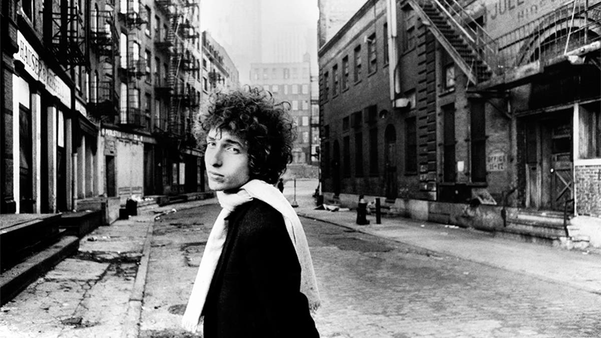 Bob Dylan won the 2016 Nobel prize in literature.