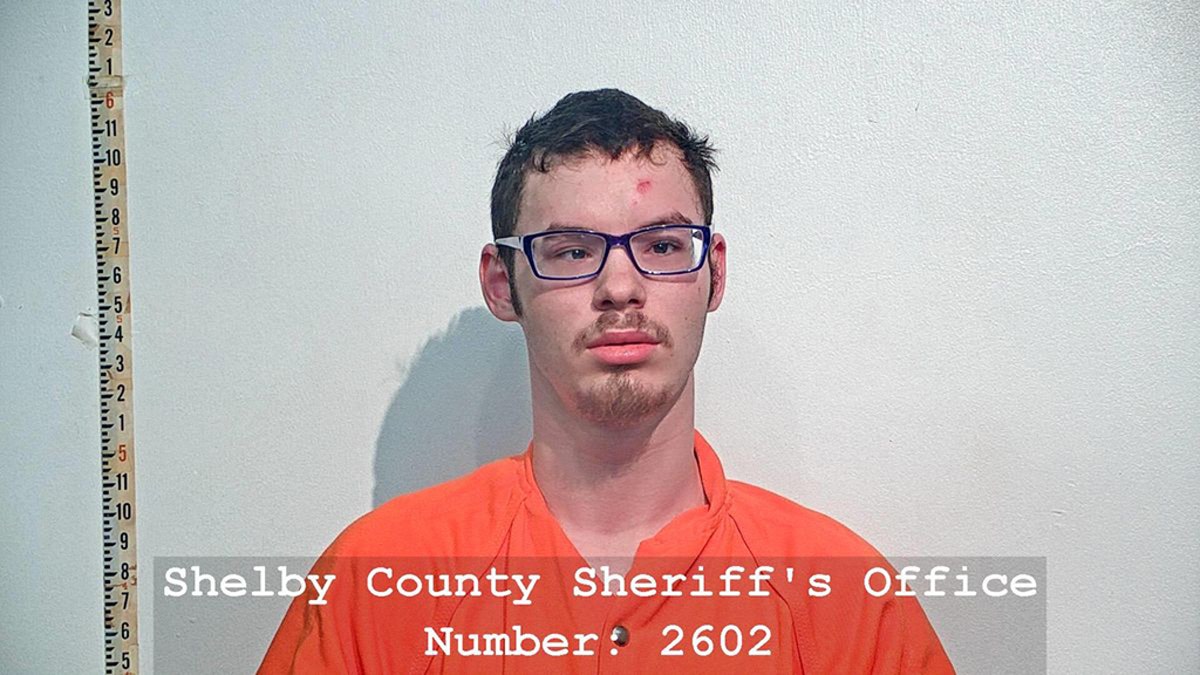 Alexander Barter, 21, was arrested in Texas after he told an undercover agent he wanted to "rape, kill and cannibalize" a child. 