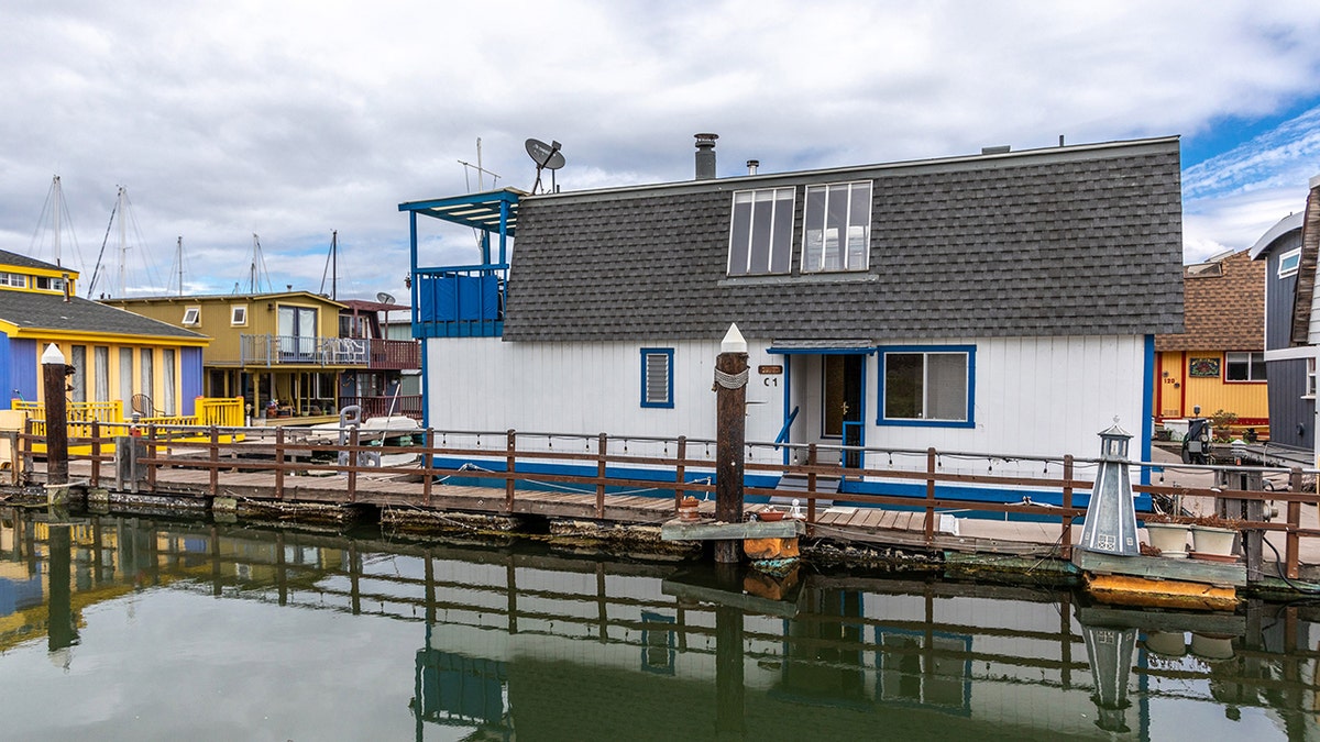 A houseboat in Alameda, Calif. with ties to Tom Hanks hit the market.