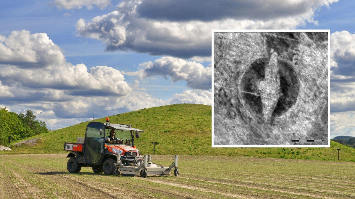 The Viking ship was found by georadar at Viksletta right next to the monumental Jelle Mound in Østfold. (Photo: Lars Gustavsen, NIKU)