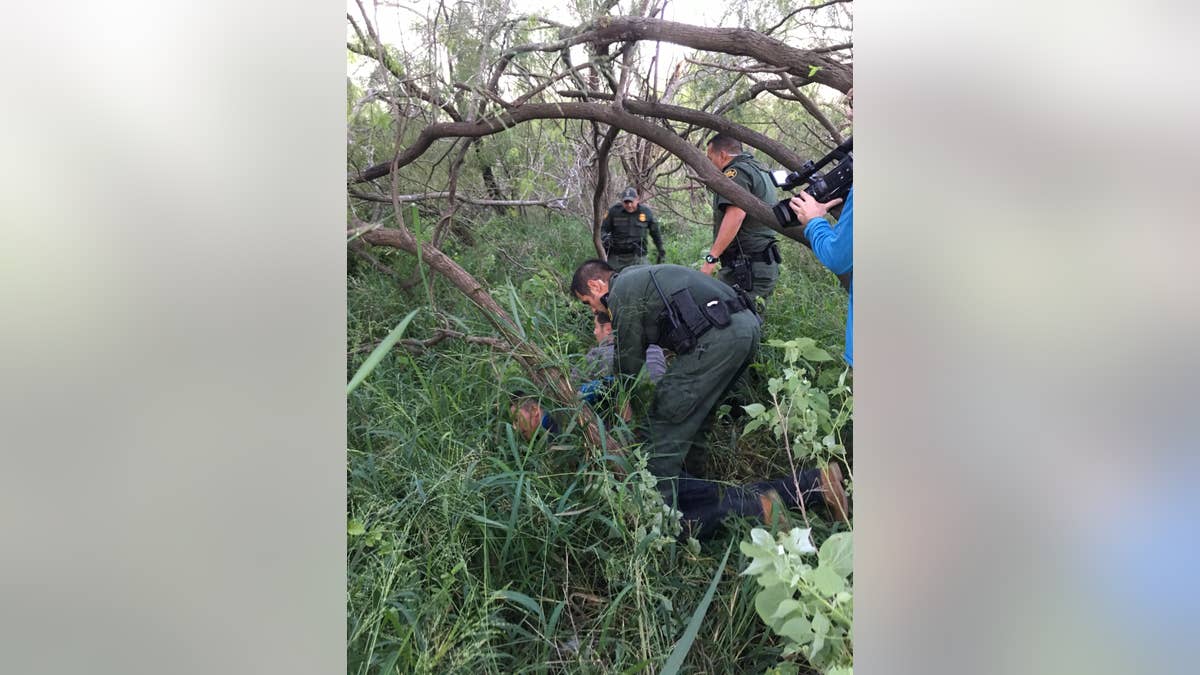 When Fox News accompanied border patrol agents on a ride-along last week, agents were active even before the sun was out. A group of people had been spotted in the dark and split up to lessen the risk of getting caught. Two agents set off on foot on a path lit only by the moon and their flashlights.<br>