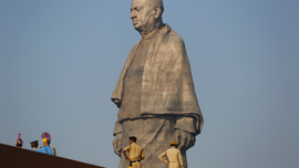Towering statue of India's independence leader unveiled