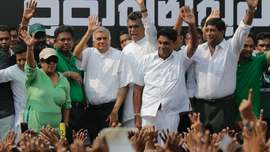 Thousands demand president convene Sri Lankan Parliament