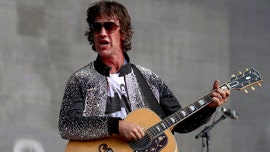 The Verve frontman Richard Ashcroft climbs over sofa, accidentally hits head during interview