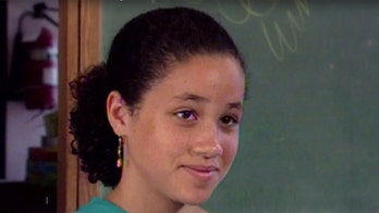 Prince Harry introduces Meghan Markle to Aussie girl that looks like a young version of the duchess