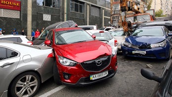 Crane causes huge traffic accident in Ukraine