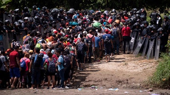 Migrant caravan’s leaders reportedly demand ‘safe and dignified’ transport as enthusiasm erodes
