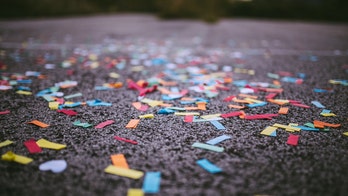 Ohio gender reveal party at Applebee's ends in fight with employees over confetti