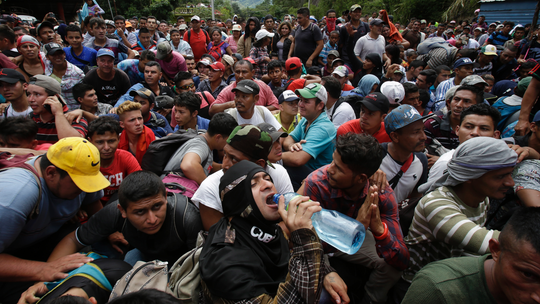 Honduran migrant caravan arrives at Guatemala border