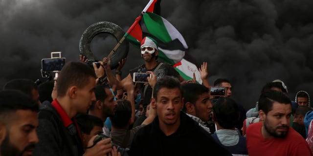 5 killed, hundreds injured in latest Gaza border protests | Fox News