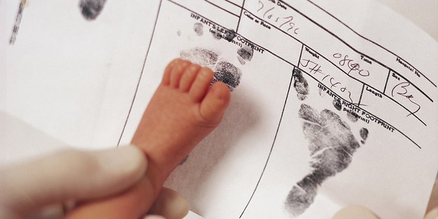 States also designate a timeframe of when parents should register names on birth certificates.