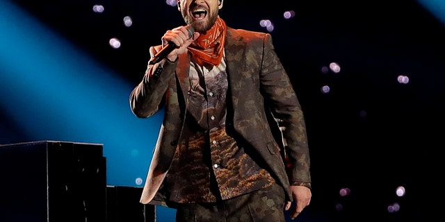 Justin Timberlake says he is postponing his Wednesday night concert in New York City because his vocal chords are “severely bruised.”