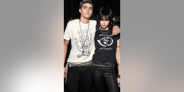 Presley Gerber (L) and Kaia Gerber attend the Casamigos Halloween Party on October 26, 2018 in Beverly Hills, California. (Photo by Michael Kovac/Getty Images for Casamigos)