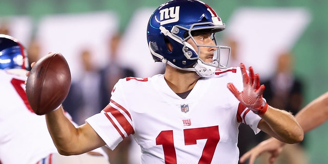 New York Giants quarterback Kyle Lauletta (17) in action during the National Football League preseason game between the New York Giants and the New York Jets on August 24, 2018 at MetLife Stadium in East Rutherford, NJ.