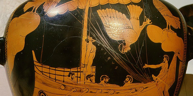 Stamnos (vase) depicting Odysseus tied to the mast listening to the songs of the Sirens, Greece. Ancient Greek. c 480 BC. Athens.