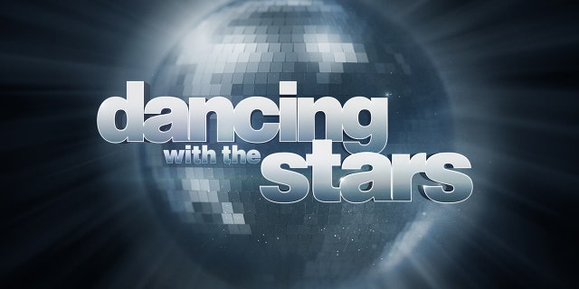 'Dancing With the Stars' featured a shocking elimination Monday.
