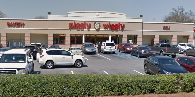 A Piggly Wiggly customer who misplaced her wallet with nearly $300 cash is praising the young employee who returned it.
