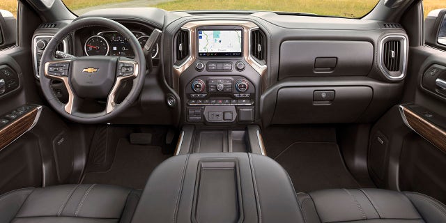 2019 Chevrolet Silverado 1500 First Drive Who S The Boss