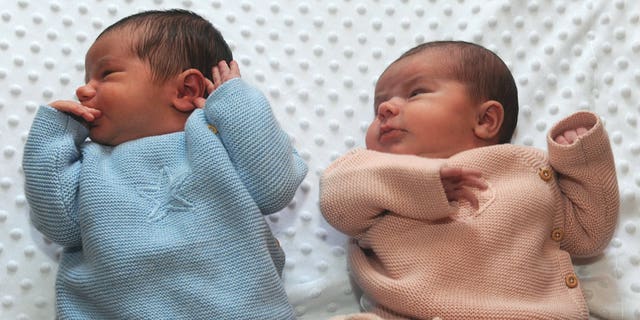 Jack and Isla were born just hours apart and delivered by the same doctor. 