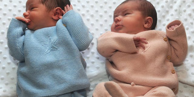 Jack and Isla were born just hours apart and delivered by the same doctor.