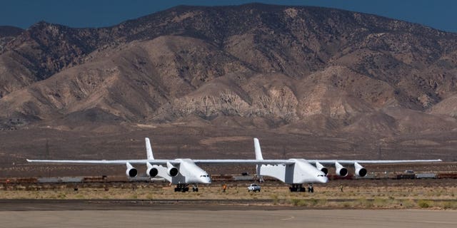 Stratolaunch Systems' airplane, the biggest aircraft ever built, performed a "medium-speed taxi test" at California's Mojave Air and Space Port in October 2018.
