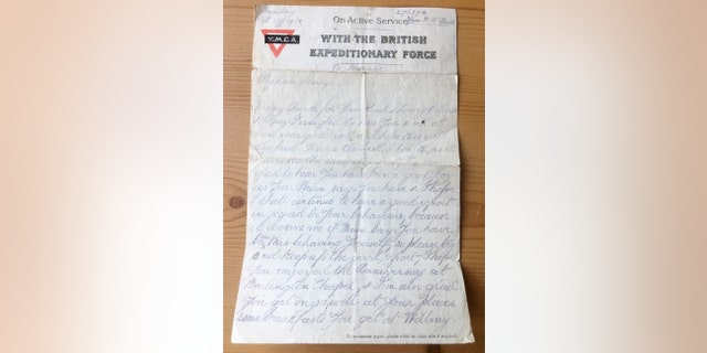An OAP uncovered a pristine 100-year-old letter written to her father-in-law- by his dad who was fighting in World War One. (Credit: SWNS)