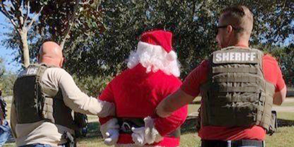 Bad Santa: Florida deputies arrest registered sex offender accused of  working as Santa for hire | Fox News