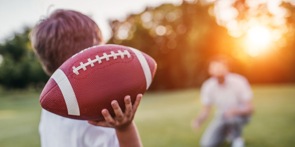 thanksgiving family football