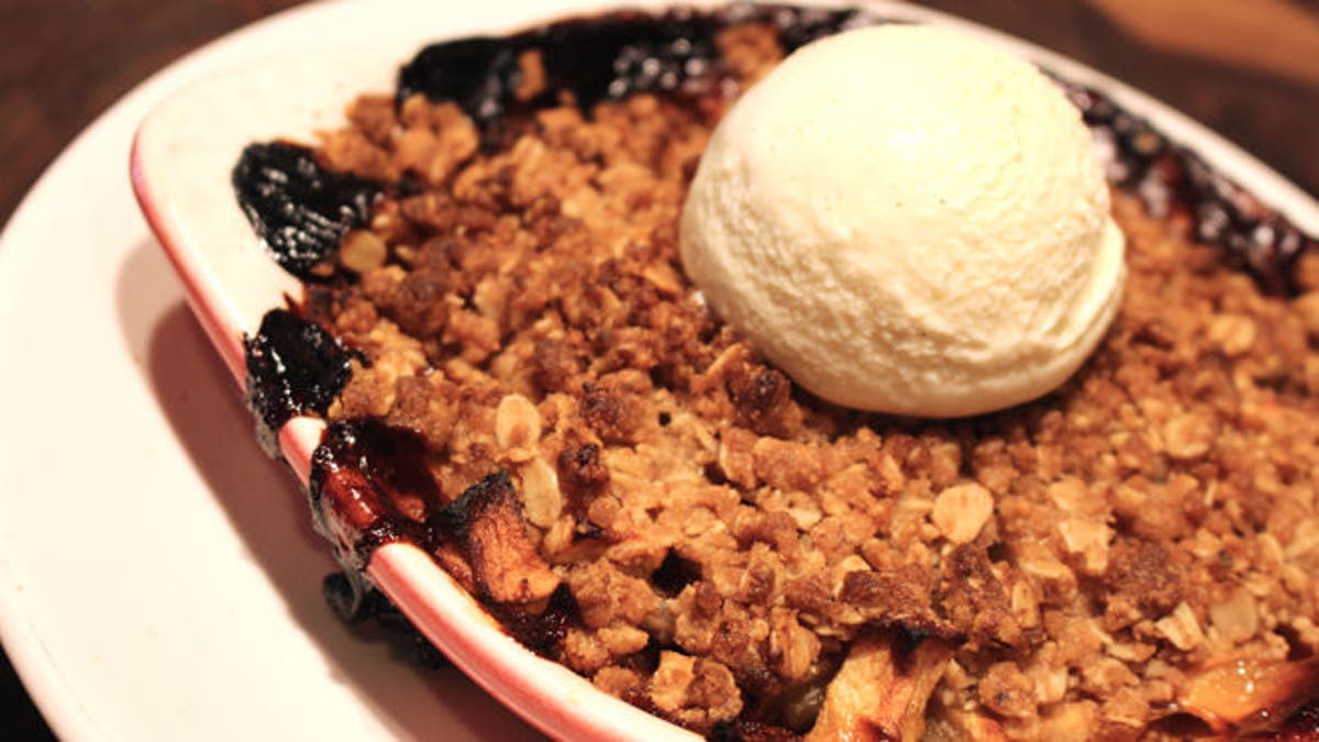 Apple Goji Crisp_True Food Kitchen1.jpg