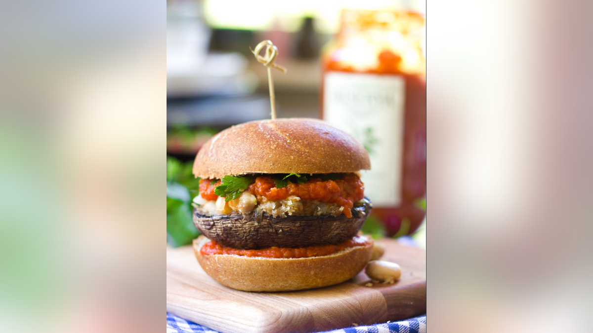 Burger Isi Portobello Puttanesca |  Berita Rubah