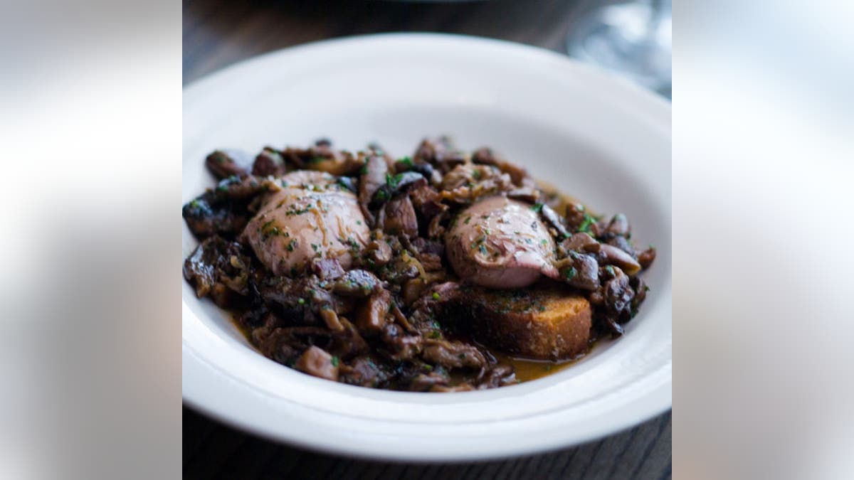 EGGS EN MEURETTE.jpg