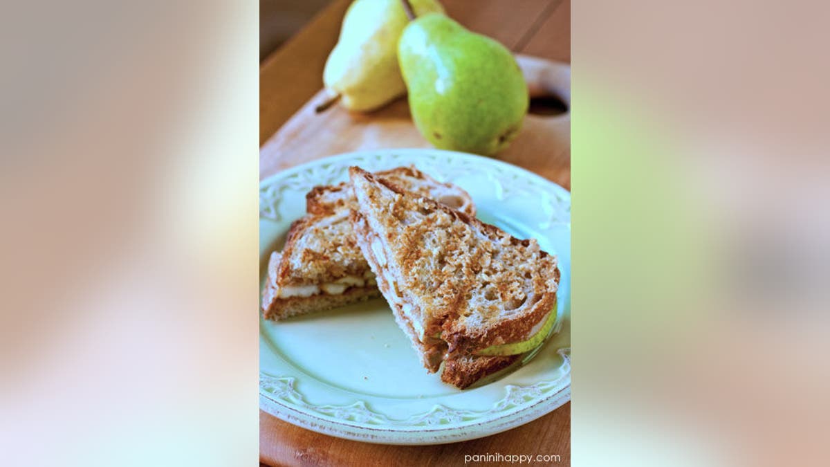granola pear panini.jpg