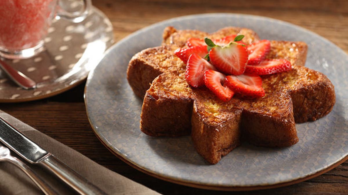 Pandoro French Toast_strawb_2.jpg