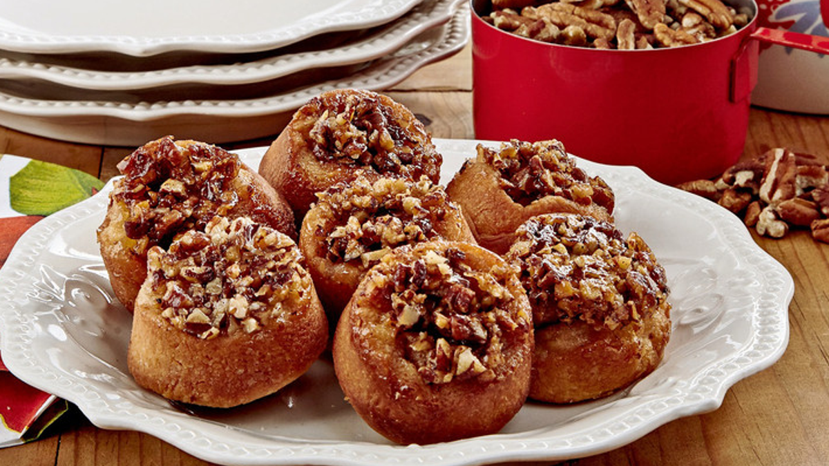 Sticky Pecan Mini Buns.png