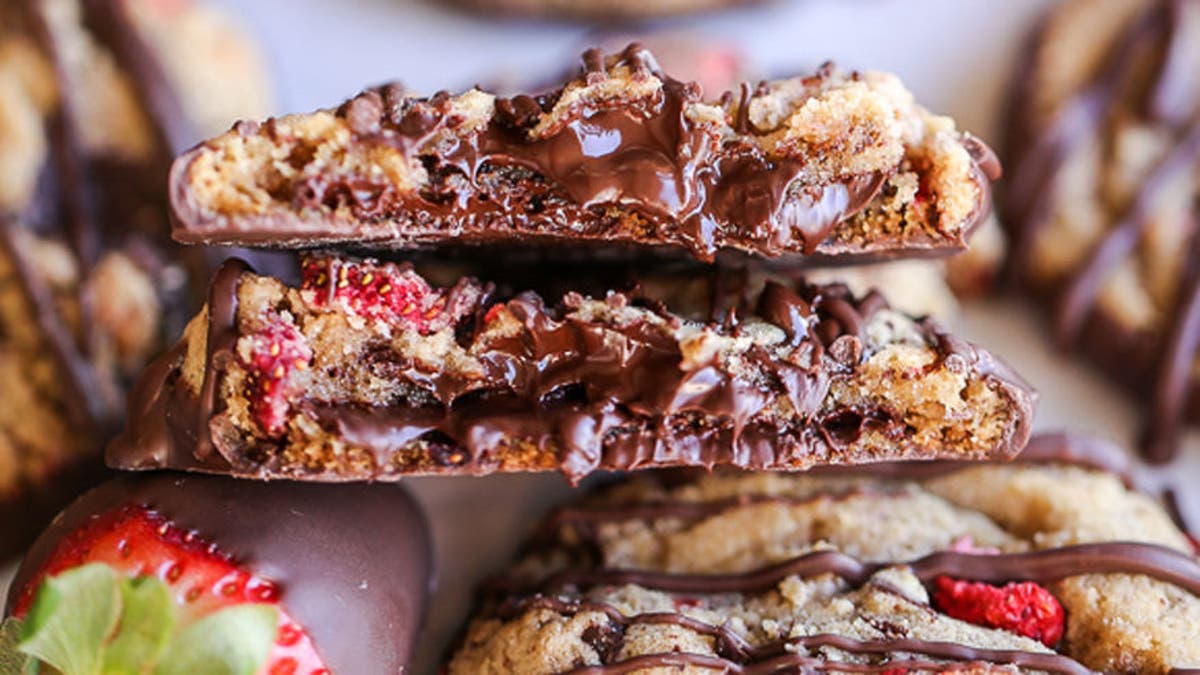 strawberry chocolate chip cookies bakerita.jpg