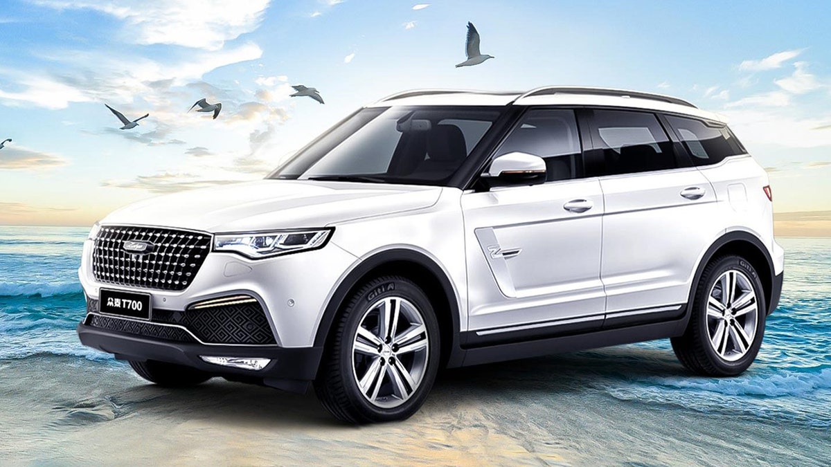 Critics have noted the T700's resemblance to a Range Rover.