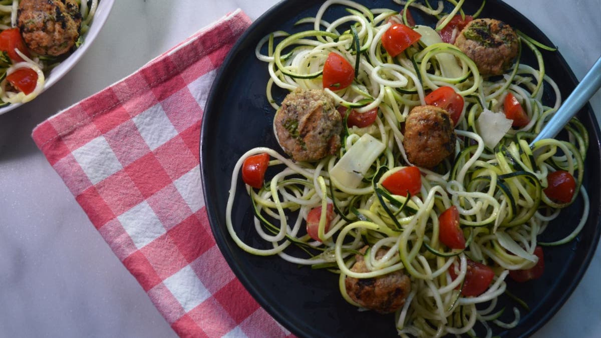 Zoodles_Meatballs_ (1) (1).jpg