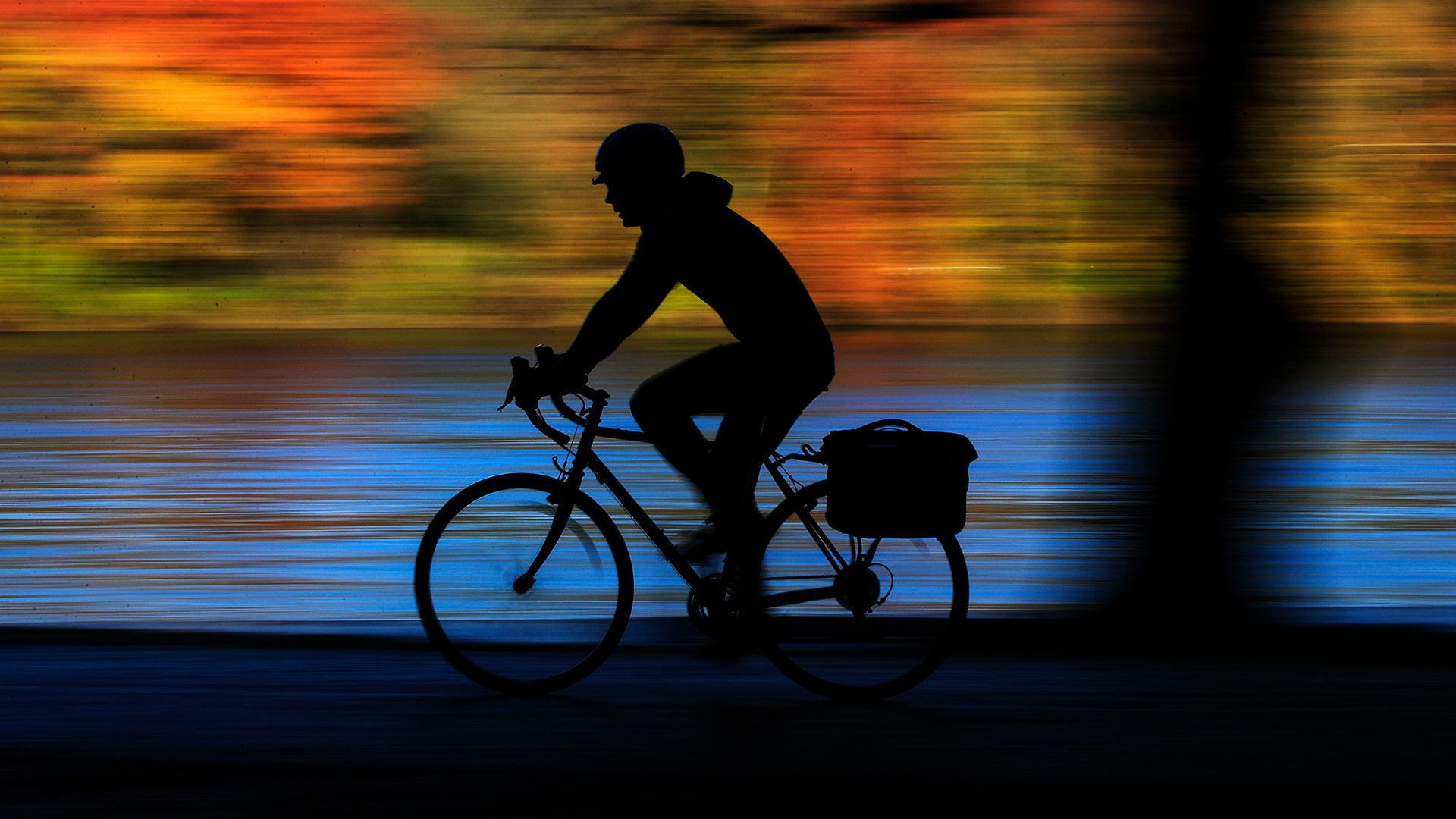 A cyclist makes his way along Kelly Drive on an autumn morning in Philadelphia, November 7, 2018. 
