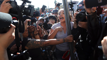 US closes busiest Mexico border crossing for several hours