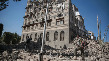 Fighting rages street-to-street in Yemen's key port city