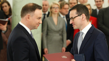 Polish leaders to walk with nationalists on Independence Day