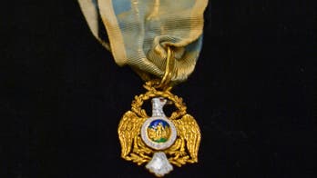 Alexander Hamilton’s descendant loans extremely rare family heirlooms to Revolutionary War museum